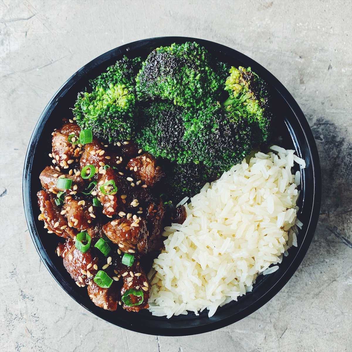 BEEF + BROCCOLI BOWL